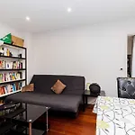 JOLI et LUMINEUX T1 33 m dans un quartier calme